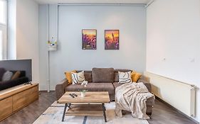 Explore Budapest From A Central Cozy Home & Sweet Retreat